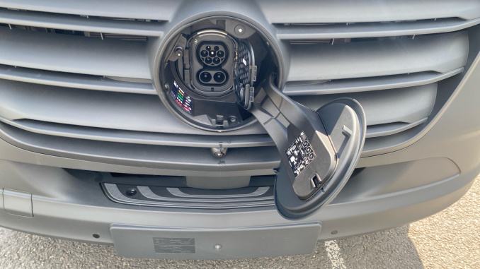 Mercedes-Benz Sprinter E414 L3 Electric Rwd 100kW 113kWh Pro Van Auto - Image 15